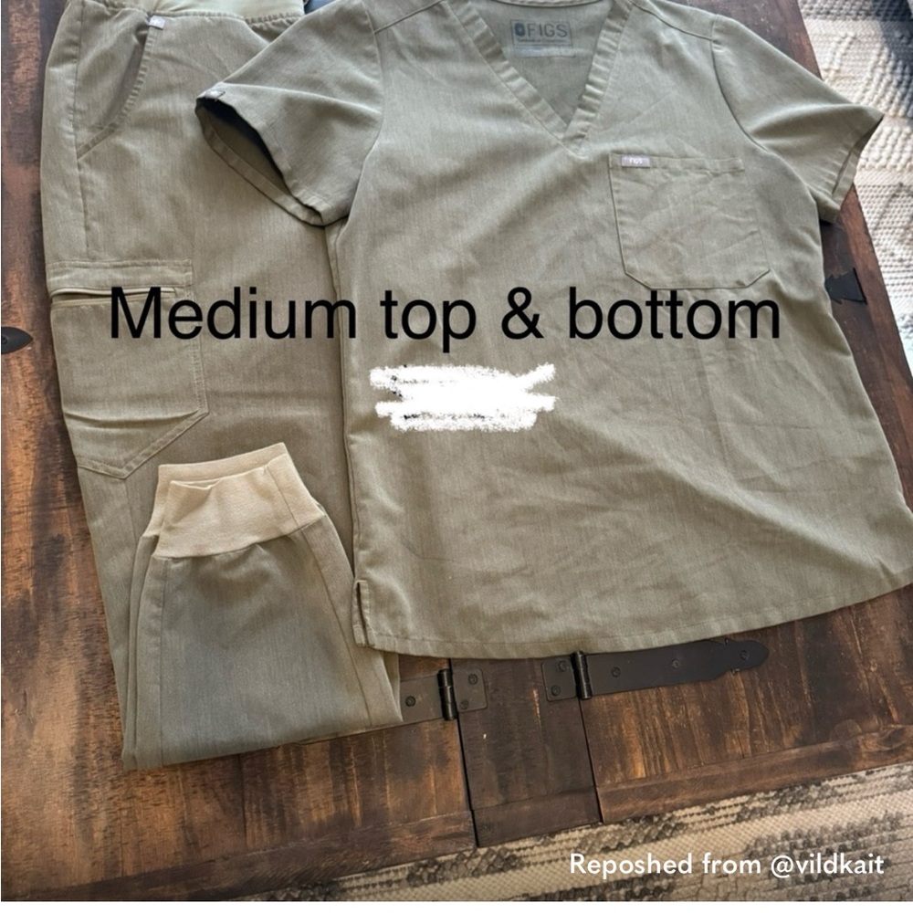 FIGS olive/ sage green Set - Medium